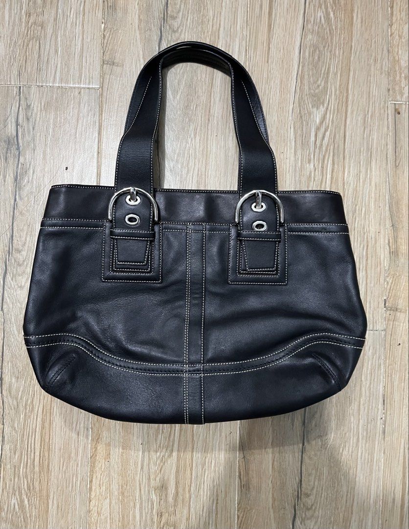 COACH SOHO BLACK LEATHER TOTE (Category: Tote Bags) located in Baguio. Submitted by closetgc.clothingshop (Listing ID 1462471905, Image 2). Description: Coach soho black leather tote Guaranteed authentic In excellent condition .