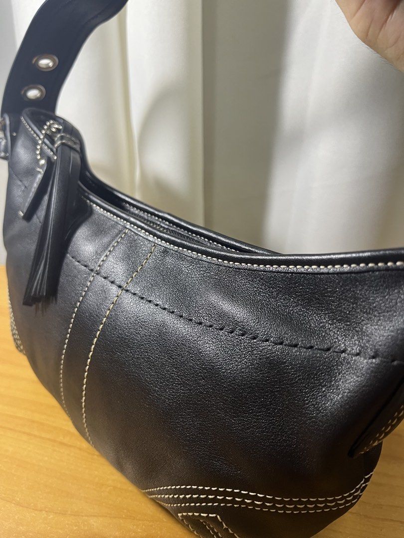 Coach Soho Mini (Category: Luxury Bags & Wallets) located in Cebu City. Submitted by marikotomo78190 (Listing ID 1462612259, Image 3). Description: Original Vintage Coach Soho mini - original sourced from Japan 🇯🇵 - inclusion: pamphlet - no foul smell, rubber lining all intact, zipper all working - overall condition 9/10 Price is negotiable .