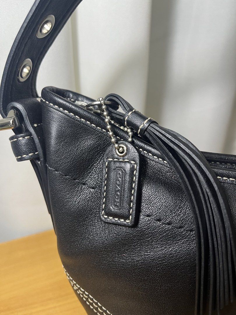 Coach Soho Mini (Category: Luxury Bags & Wallets) located in Cebu City. Submitted by marikotomo78190 (Listing ID 1462612259, Image 2). Description: Original Vintage Coach Soho mini - original sourced from Japan 🇯🇵 - inclusion: pamphlet - no foul smell, rubber lining all intact, zipper all working - overall condition 9/10 Price is negotiable .