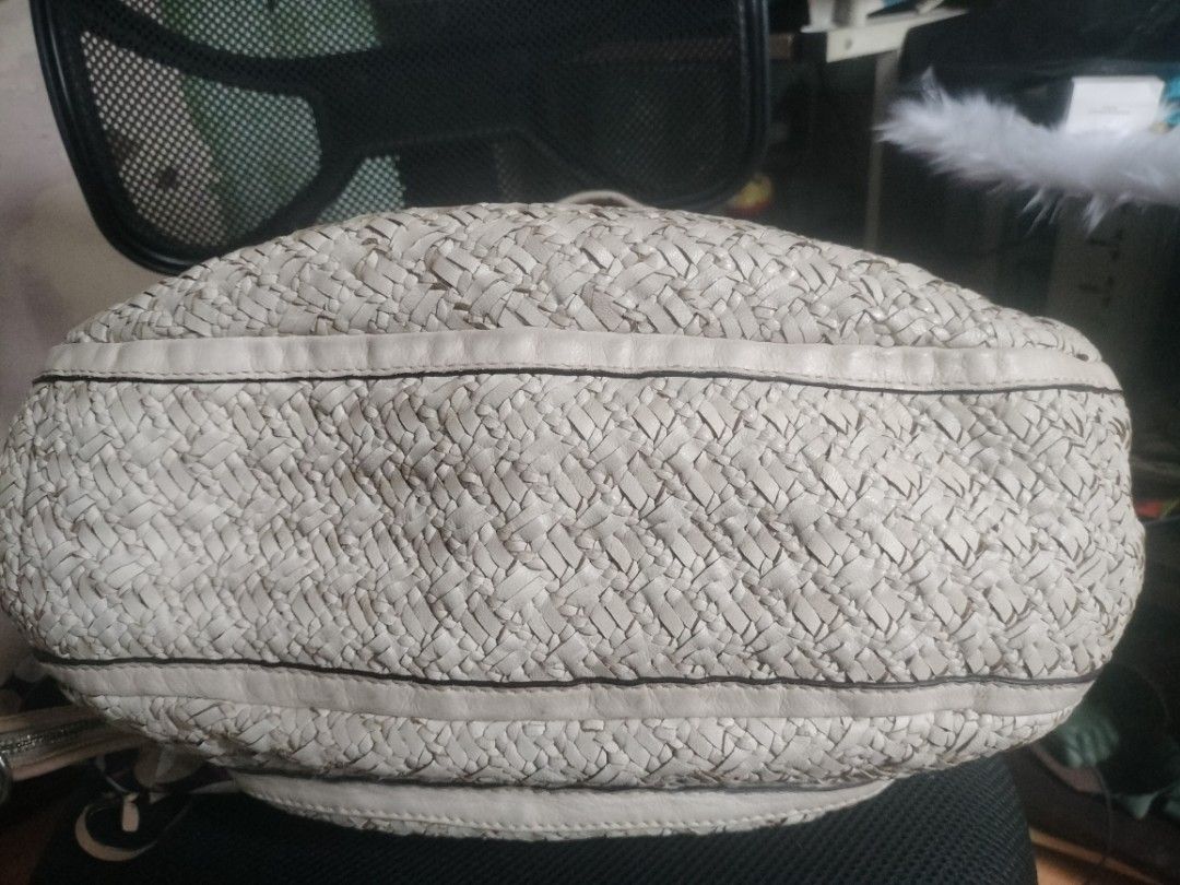 Coach Woven Straw Leather Trim Shoulder Bag (Category: Shoulder Bags) located in Cavite. Submitted by annasoriano1982 (Listing ID 1462548887, Image 3). Description: coach kristine banig type vintage napo pls manage expectation with some signs of use 18" inches width 14" inches height no sling po ito pwede pang travel or pang beach.