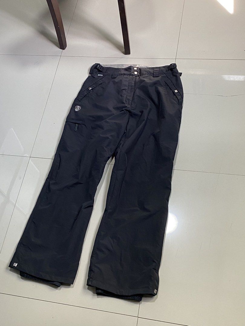 Columbia Convert Hiking Pants Waterproof (Category: Other Bottoms) located in Baguio. Submitted by yunothewizardking (Listing ID 1462461418, Image 1). Description: - Columbia Convert Ski Pants - Size: Large - Color: Black - Waterproof and breathable material - Ideal for hiking - Adjustable waist tabs for a perfect fit - Zippered pockets for secure storage - Mesh-textured inner lining for warmth - Great for all your cold weather adventures.