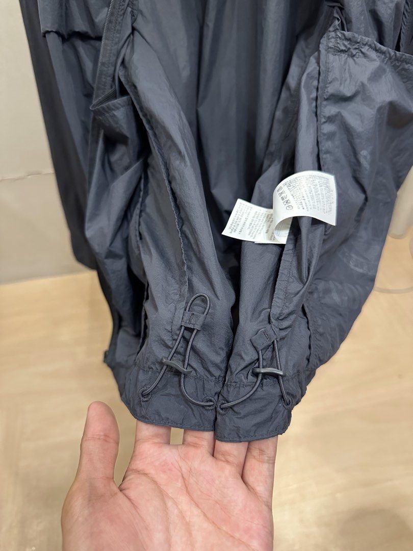 Columbia Omni-Shield Windbreaker Jacket (Category: Coats, Jackets and Outerwear) located in Quezon City. Submitted by mr_daily_wear (Listing ID 1462634374, Image 3). Description: Size: XL Width: 23 Length: 28 💸 Price: ₱990 🚚 Shipping: J&T Express - Payment first policy Lalamove - Can do COD or Gcash ✅ Payment Options: GCash | BPI 🚨Strictly payment first policy🚨 ❗No returns once sold❗️ ❗️No reservations❗️ 📩 Message me to order or inquire anyt