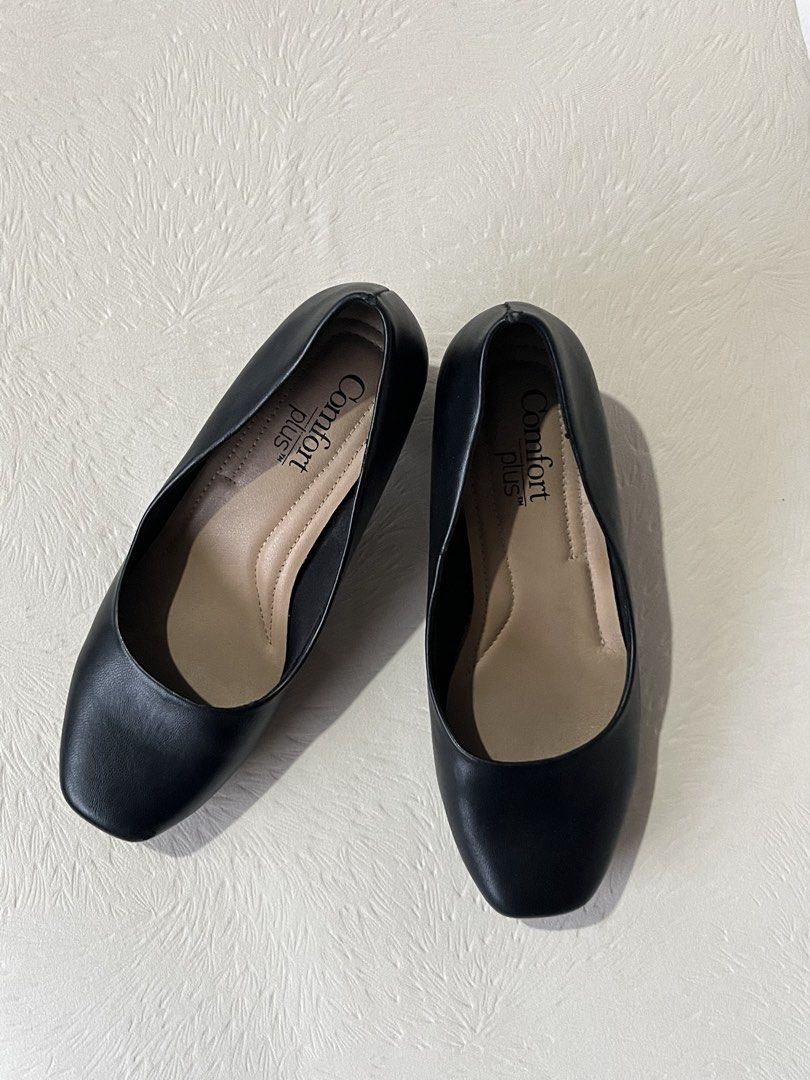 Comfort Plus Black Leather Block Heels (Category: Heels) located in Mexico. Submitted by alyvl (Listing ID 1462559432, Image 1). Description: Brand: Comfort Plus by Payless Style: Janis – Black Size: 36 / 6W Original Price: ₱1,450 📦 Comes with original box Condition: Slightly used — only worn for 1 month • Minimal signs of usage, not noticeable • Still in good condition and very presentable • Well-maintained • Comes with original box Perfect for