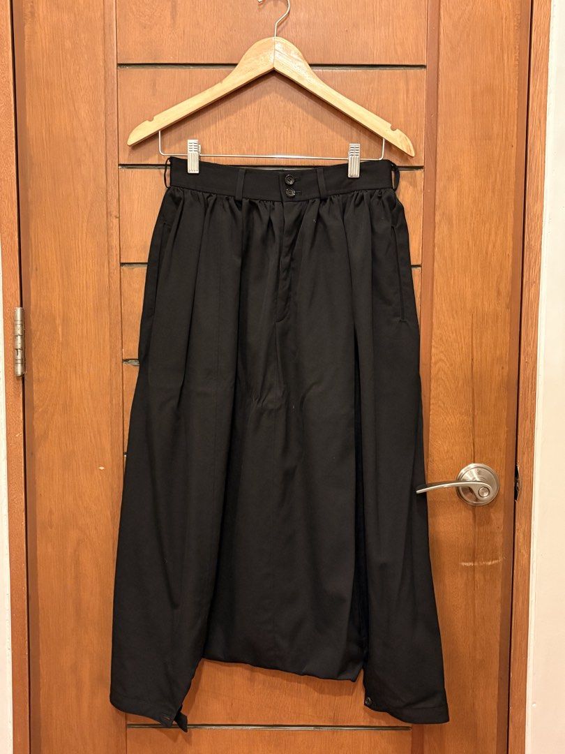 Comme des Garçons Black Wool Pants Size M (Category: Trousers) located in Paranaque City. Submitted by cristiina (Listing ID 1462564978, Image 1). Description: Negotiable - Brand: Comme des Garçons - Color: Black - Material: Wool - Size: M - Fit: Relaxed - Features: Pleated front - Origin: Made in Japan - Care: Dry clean only, do not iron.