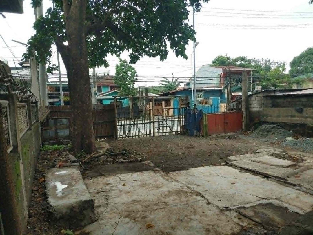 Commercial lot (Category: Commercial) located in Quezon City. Submitted by nell.ime (Listing ID 1462446705, Image 3). Description: approx 100 sq.m commercial lot fronting Gen luna.