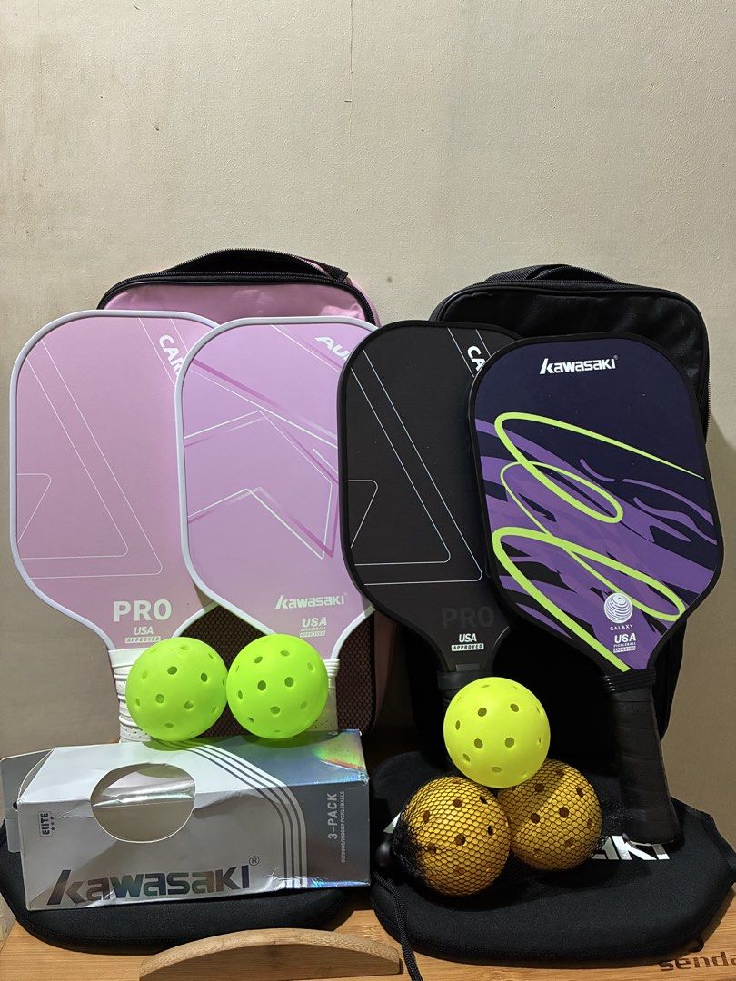 Complete Pickleball Paddle Set (Free priority shipping within Metro Manila) (Category: Racket and Ball Sports) located in Taguig. Submitted by karusellph (Listing ID 1462611692, Image 1). Description: ❤️FREE PRIORITY SHIPPING WITHIN METRO MANILA 🚀 Complete pickleball set, perfect for beginners, family games, or recreational play! 🏓 Includes: * 4 pickleball paddles (Kawasaki paddles included) * 2 Paddle carrying cases * 2 Paddle protective case 