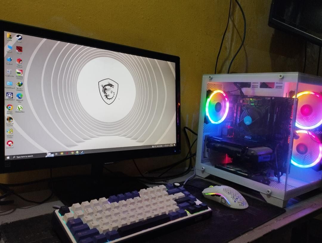 computer set for sale (Category: Desktops) located in Caloocan City. Submitted by boldpenguin_8b9e2c (Listing ID 1462473556, Image 2). Description: 🔥 FOR SALE — COMPLETE GAMING PC SETUP! 🎮🖥️ Looking for an affordable complete PC setup for gaming, work, school, or everyday use? 💻 This is a ready-to-use complete set — just plug in and play! 🔥 🖥️ PC SPECS ⚡ Intel Core i5-7500 🧠 16GB DDR4 RAM — 2×8GB HyperX Fury 🎮 ASUS ROG Strix GTX 960 🛠️ M