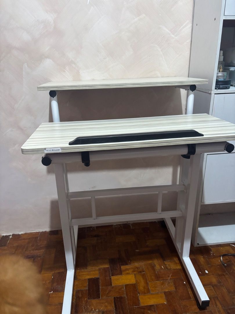 Computer Table (Category: Office Furniture & Fixtures) located in Caloocan City. Submitted by s8t4nism (Listing ID 1462600454, Image 1). Description: Need funds. Good as new. adjustable height. one side adjustable table. .