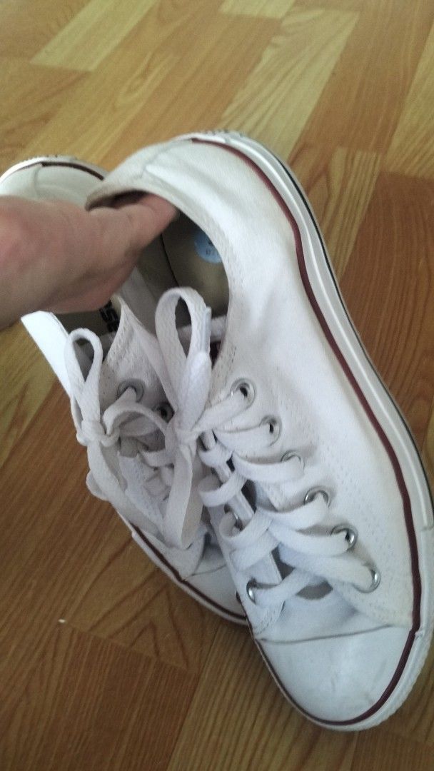 Converse All Star White Low Top Sneakers Size 6 (Category: Sneakers) located in Balanga. Submitted by eljayshoppie (Listing ID 1462520736, Image 2). Description: - Classic white Converse low tops - Size 6 - Clean white laces - Iconic Converse All Star logo on heel - Ideal for everyday wear.