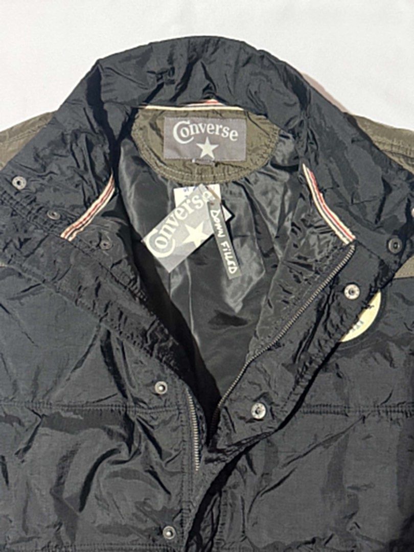 Converse Puffer Vest Black Olive Green (Category: Vests) located in Manila. Submitted by simply.z.mnl (Listing ID 1462553759, Image 2). Description: - Converse puffer vest - Color: Black with olive green shoulders - Full zip front closure - Two front pockets - Cozy down filling for warmth - Ideal for layering over other clothes.