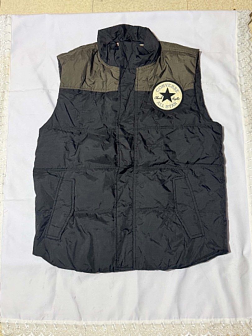 Converse Puffer Vest Black Olive Green (Category: Vests) located in Manila. Submitted by simply.z.mnl (Listing ID 1462553759, Image 1). Description: - Converse puffer vest - Color: Black with olive green shoulders - Full zip front closure - Two front pockets - Cozy down filling for warmth - Ideal for layering over other clothes.