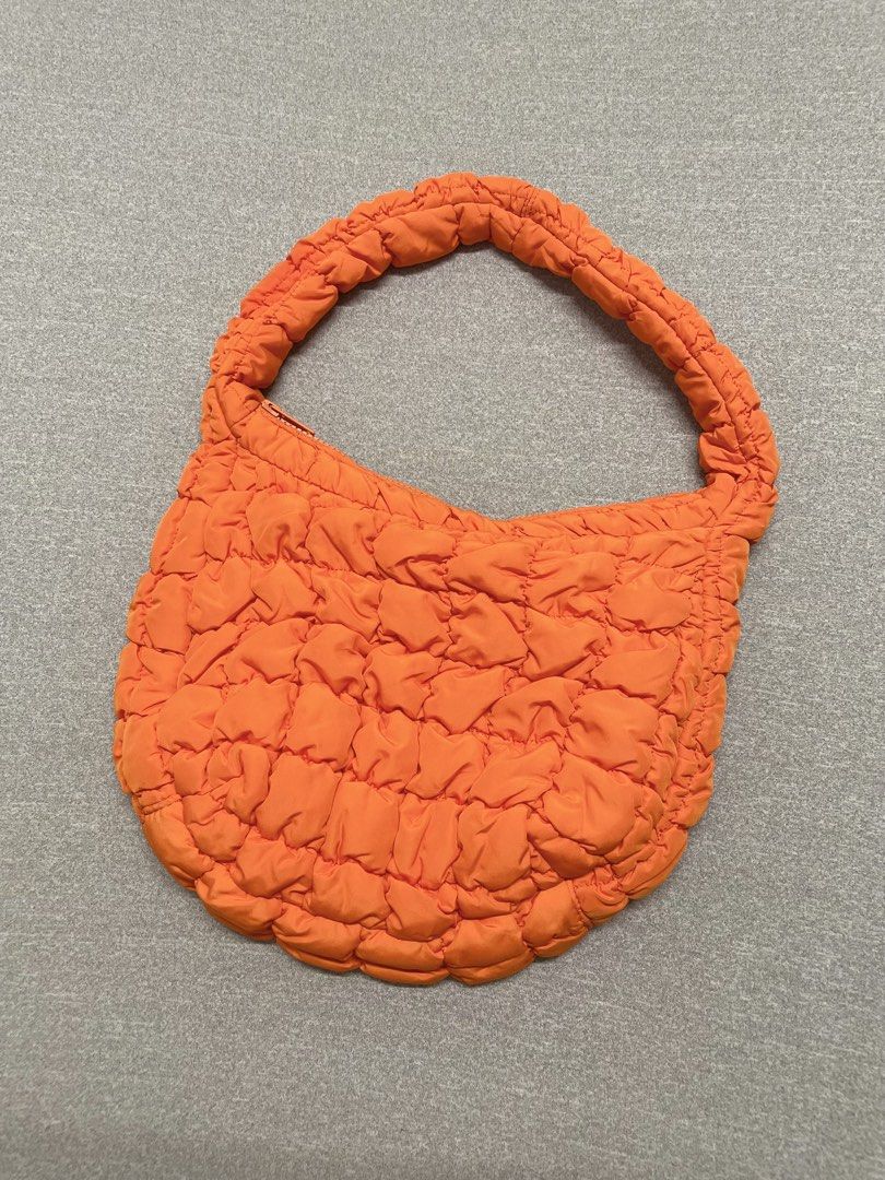 COS Quilted Bag (Category: Shoulder Bags) located in Taguig. Submitted by zavelle.824 (Listing ID 1462593885, Image 1). Description: Small As new.