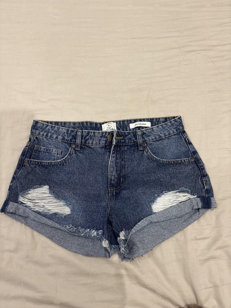 Cotton On Denim Shorts (Category: Shorts) located in Paranaque City. Submitted by kaescloset.18 (Listing ID 1462561555, Image 1). Description: Size: EU 38.