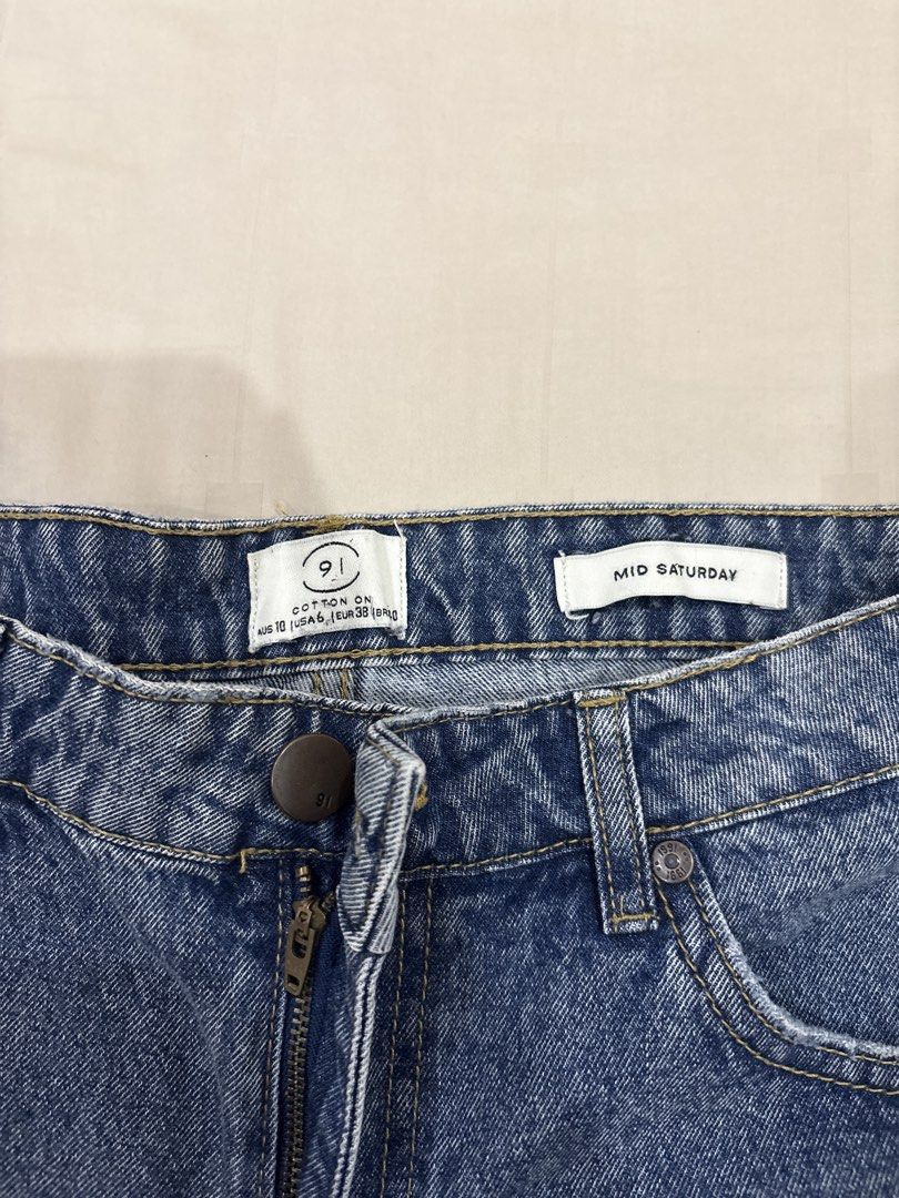 Cotton On Denim Shorts (Category: Shorts) located in Paranaque City. Submitted by kaescloset.18 (Listing ID 1462561555, Image 3). Description: Size: EU 38.