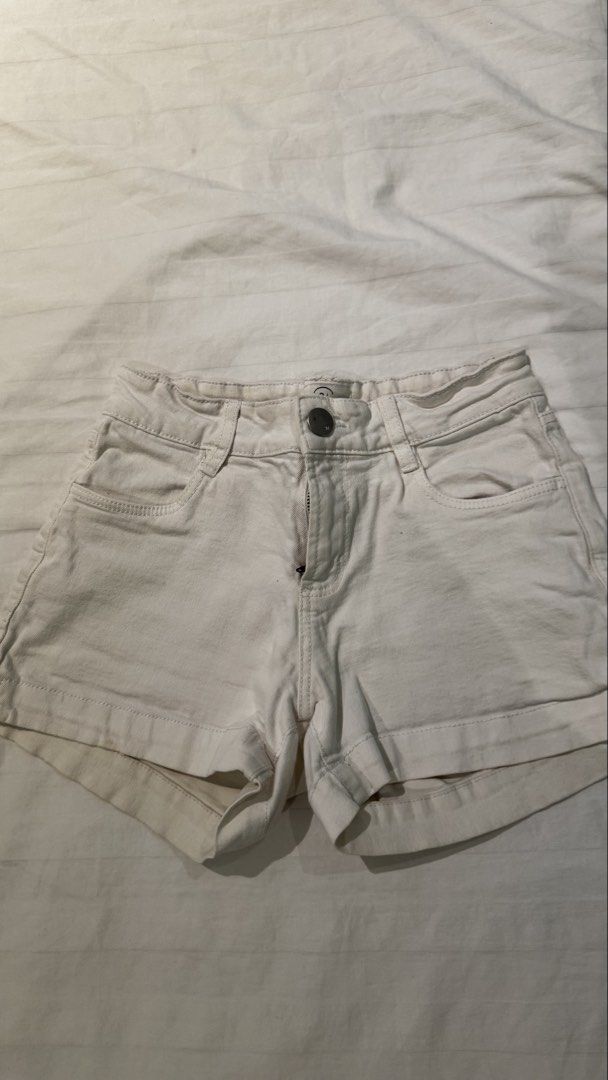 Cotton On white denim shorts (Category: Shorts) located in Muntinlupa City. Submitted by champange101 (Listing ID 1462458858, Image 1). Description: Pre loved! Size shown in photo No when worn photos Check out my other listings! ✨💗.