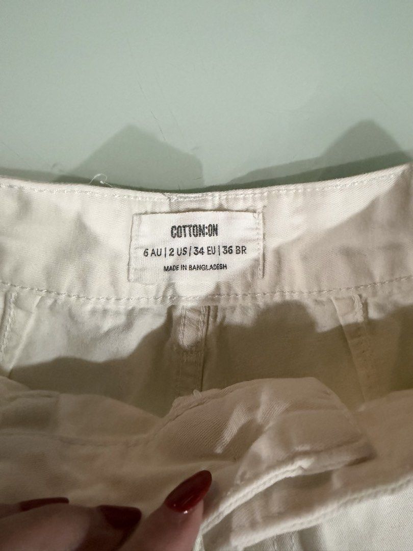 Cotton On White Parker Shorts (Category: Shorts) located in Valenzuela. Submitted by rachmcadams (Listing ID 1462515289, Image 3). Description: • 100% original (mall bought) • 9/10 condition, still crisp white • No issues, just need ironing • Fits XS-S RFS: Decluttering What you see is what you get! .