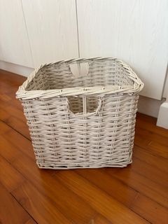 (Category: ) located in . Submitted by hygge12 (Listing ID 1462475892, Image 1). Description: .