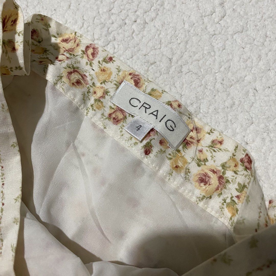 Craig y2k skirt (Category: Skirts) located in Malaybalay. Submitted by thriftfindsbyshei (Listing ID 1462567731, Image 2). Description: -Open for bid- ✧ mine: 80 ✧ steal: 100 ♡ Lock: 150 (au)🧚‍♀️ EOB: September 19 | 6:00PM —need wash.