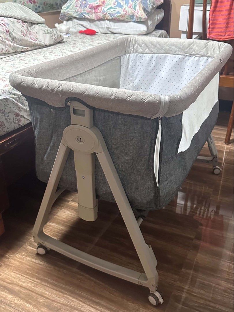Crib (Category: Infant Playtime) located in Quezon City. Submitted by miss.fullmoon (Listing ID 1462501094, Image 3). Description: Crib.