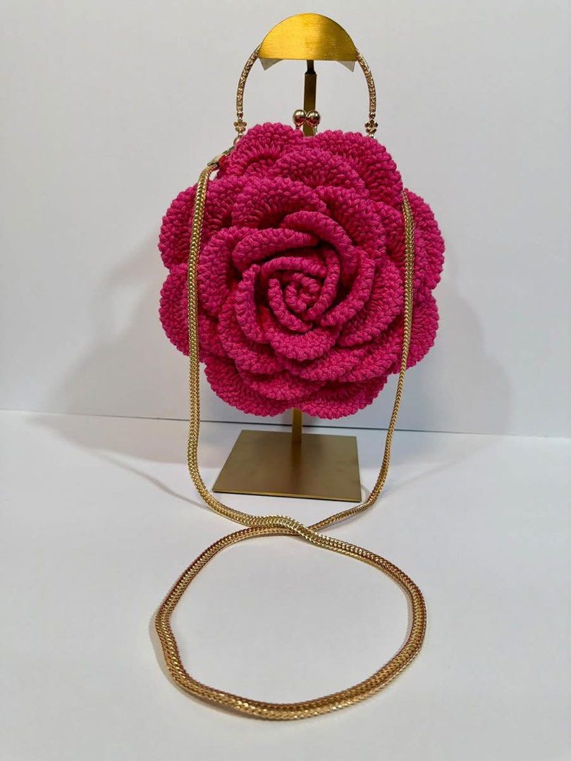 Crochet Rose Bag (Category: Luxury Bags & Wallets) located in Aroroy. Submitted by crochetbydaphne (Listing ID 1462650885, Image 3). Description: Crochet Rose Bag🌹 📍Pre-order 📍Colors can be customized 📍Open for commission Dm us tfor more deets💗.