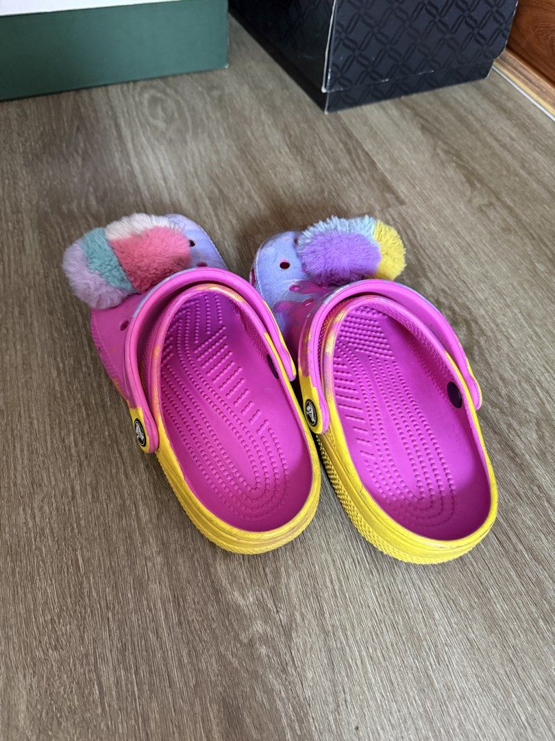 Crocs tie dye W6 (Category: Loafers) located in Valenzuela. Submitted by ksprelovedstuffs (Listing ID 1462641134, Image 2). Description: .