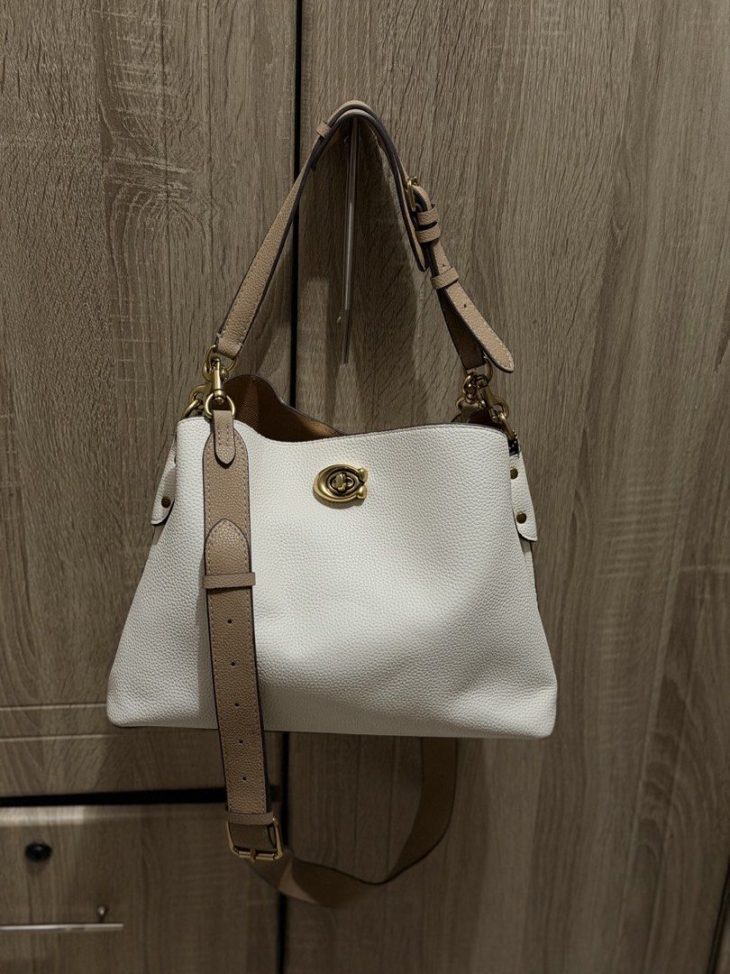 Cross body bag (Category: Cross-body Bags) located in Quezon City. Submitted by cassietheokobe (Listing ID 1462642852, Image 1). Description: DECLUTTERING SALE 👜👛✨ Letting go of some of my bags and wallets! Most are slightly used, while some are brand new/never used. Just a heads-up: some items are Vietnam-made, and I cannot guarantee that all pieces are authentic, so please buy with this in mind. I’d rather be transparent than make claims I ca