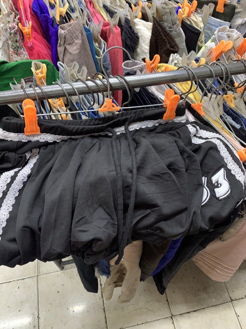 Dark Coquette Balloon Shorts (Category: Shorts) located in Kabankalan. Submitted by leans_closet (Listing ID 1462610142, Image 2). Description: .