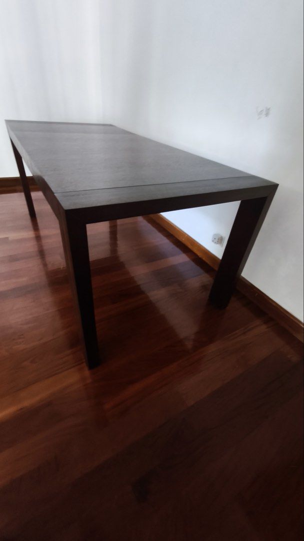 Solid Wood Extendable Dining Table （分類：桌子）位於 Hong Kong。 由 marisetungann 提交（商品編號 1462520242，圖片 2）。簡介： Dark wood dining table. Can be extended to fit more people. Simple, modern design. Solid wood construction. Great for family dinners or gatherings. Selling because it doesn't fit in the new place. Long table size L 70in 178cm W 33.5in 85cm H 29.5in 75cm Short table L 54.5in 138cm W 33.5in 85cm H 29.5in 75cm Pick up at TaiKoo Shing Lu ShanMansion。