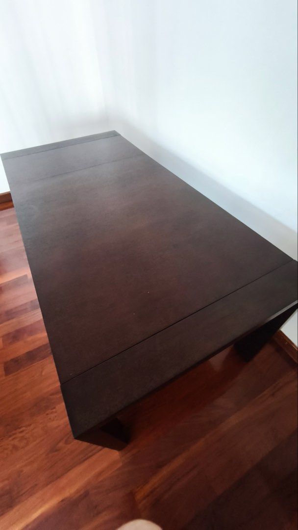Solid Wood Extendable Dining Table （分類：桌子）位於 Hong Kong。 由 marisetungann 提交（商品編號 1462520242，圖片 3）。簡介： Dark wood dining table. Can be extended to fit more people. Simple, modern design. Solid wood construction. Great for family dinners or gatherings. Selling because it doesn't fit in the new place. Long table size L 70in 178cm W 33.5in 85cm H 29.5in 75cm Short table L 54.5in 138cm W 33.5in 85cm H 29.5in 75cm Pick up at TaiKoo Shing Lu ShanMansion。