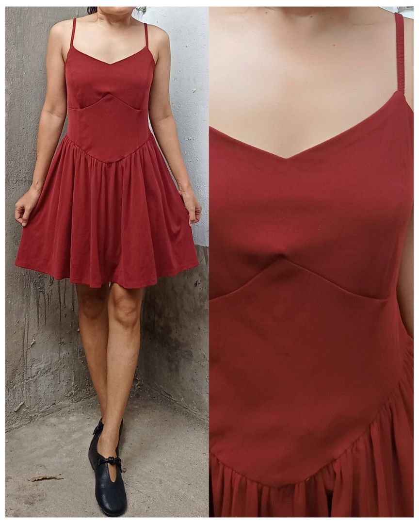 Deep red midi dress (Category: Dresses) located in Davao. Submitted by kannikasok1987 (Listing ID 1462668675, Image 1). Description: Bust 36 Waist 28 Mall quality.