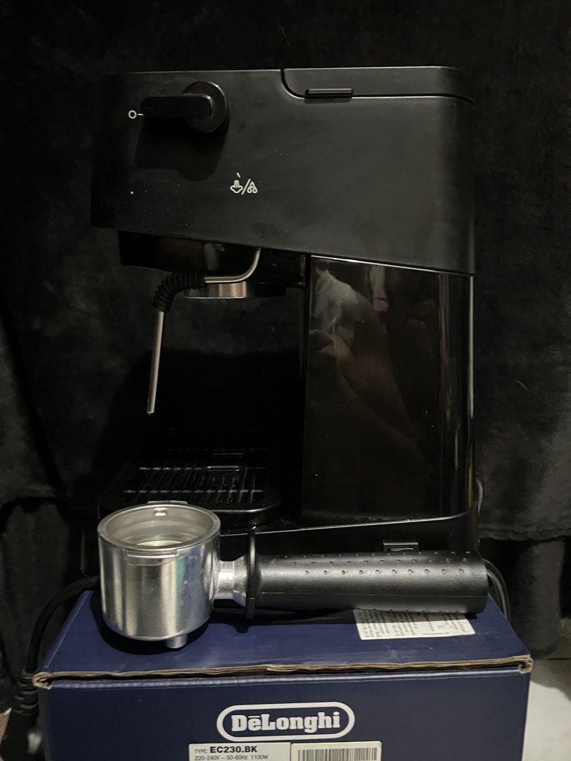 delonghi espresso maker (Category: Beverages) located in Manila. Submitted by peetah_ (Listing ID 1462546550, Image 2). Description: delonghi manual espresso maker .