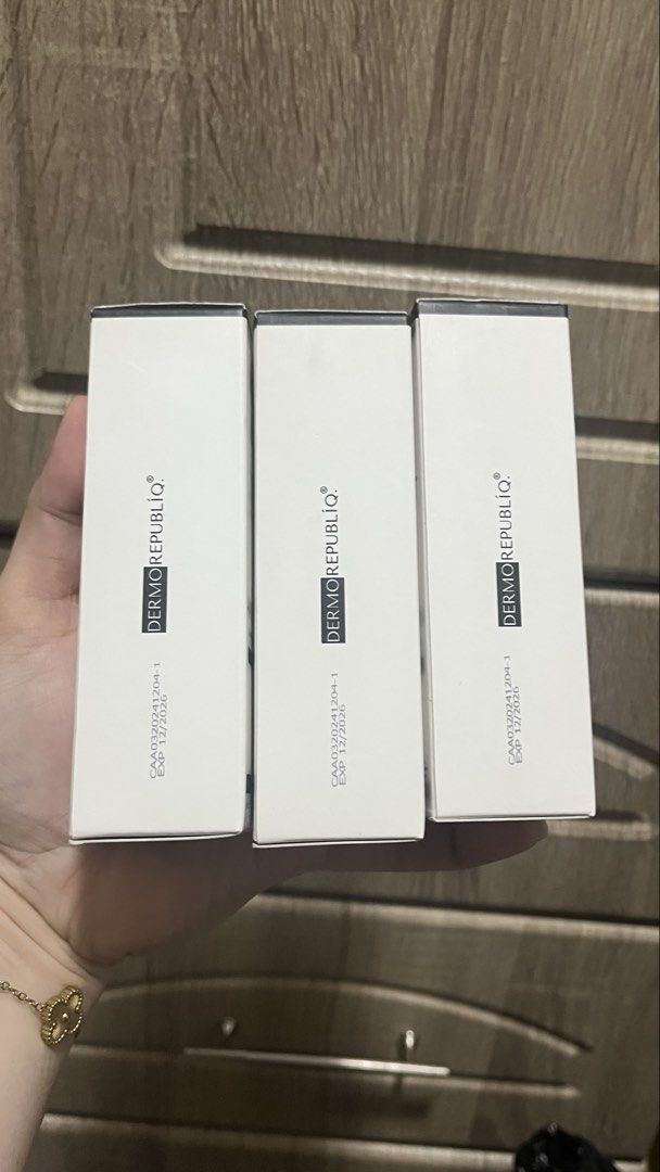 DERMO REPUBLIC Ampoule Centella Asiatica Clarifying Formula 30ml x 3 (Category: Face Care) located in Rizal. Submitted by skincarehaulph (Listing ID 1462488926, Image 2). Description: 100 each Take All -250 pesos only - 3 boxes of Dermo Republic Centella Asiatica Ampoule - Each bottle is 30ml (1 fl. oz.) - Clarifying Formula for great skin - Expiry Date: December 2026.