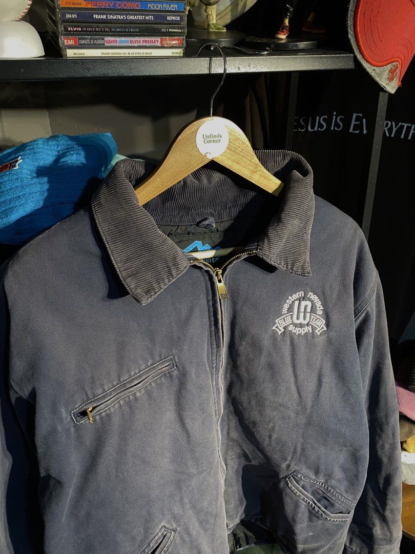 DETROIT ALTERNATIVES by TRI•MOUNTAIN (Category: Coats, Jackets and Outerwear) located in San Pablo. Submitted by genesisllo24149 (Listing ID 1462553695, Image 3). Description: DETROIT ALTERNATIVES by TRI•MOUNTAIN LENGTH -> 28 WIDTH -> 29 ISSUE -> SUN-FADE CONDITION -> GOOD DM TO PURCHASE 📥 DISCLAIMER: - Please manage your expectations, posted items are preloved, used & thrifted -Actual color may vary due to lighting -Flaker will be posted.