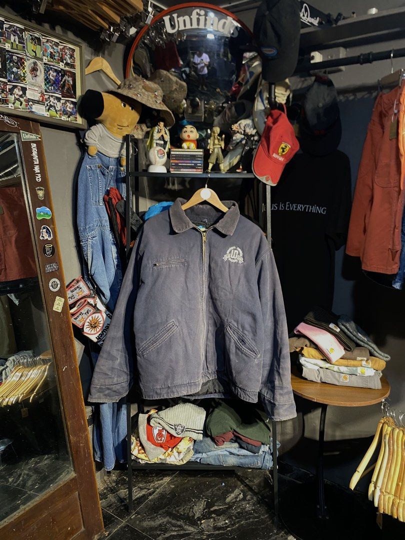 DETROIT ALTERNATIVES by TRI•MOUNTAIN (Category: Coats, Jackets and Outerwear) located in San Pablo. Submitted by genesisllo24149 (Listing ID 1462553695, Image 1). Description: DETROIT ALTERNATIVES by TRI•MOUNTAIN LENGTH -> 28 WIDTH -> 29 ISSUE -> SUN-FADE CONDITION -> GOOD DM TO PURCHASE 📥 DISCLAIMER: - Please manage your expectations, posted items are preloved, used & thrifted -Actual color may vary due to lighting -Flaker will be posted.