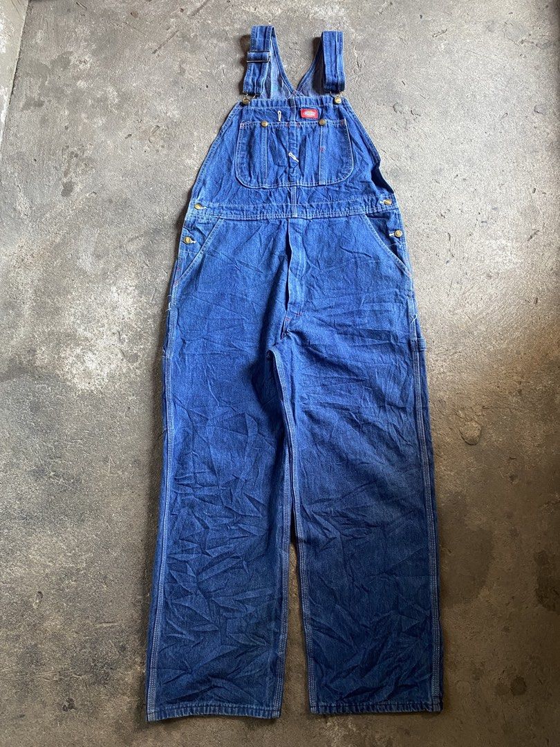 Dickies Denim Overalls (Category: Coats, Jackets and Outerwear) located in Davao. Submitted by jirielzac08036 (Listing ID 1462500477, Image 2). Description: size 38 issue last pic good condition .