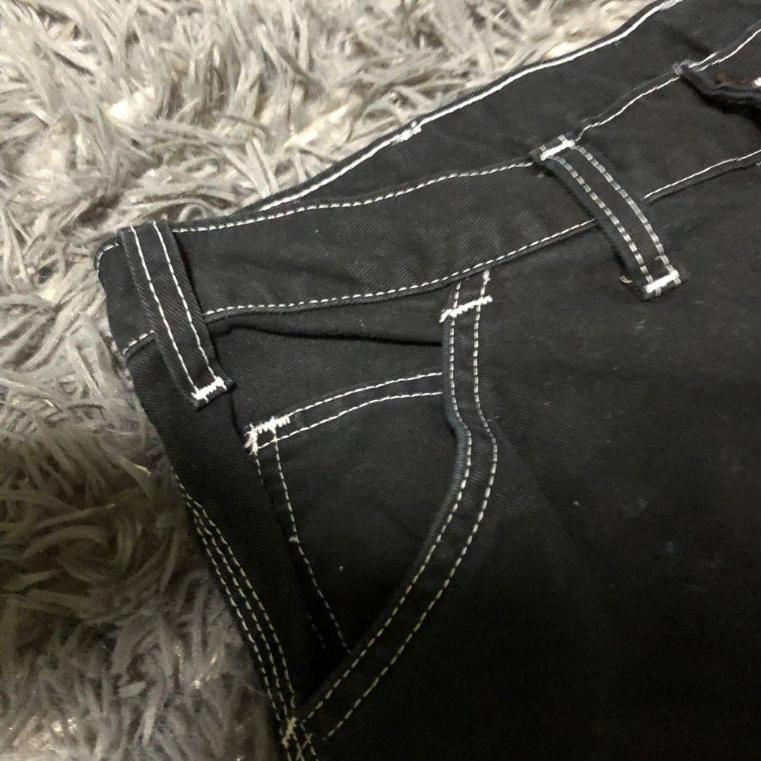 Dickies Double Knee Carpenter Pants (Category: Jeans) located in Camiling. Submitted by thriftscape2024 (Listing ID 1462586487, Image 3). Description: Excellent Condition Color rate: 9/10 Issue: paint stains W: 32 L: 41 Thigh: 13 Leg Opening: 8.5.