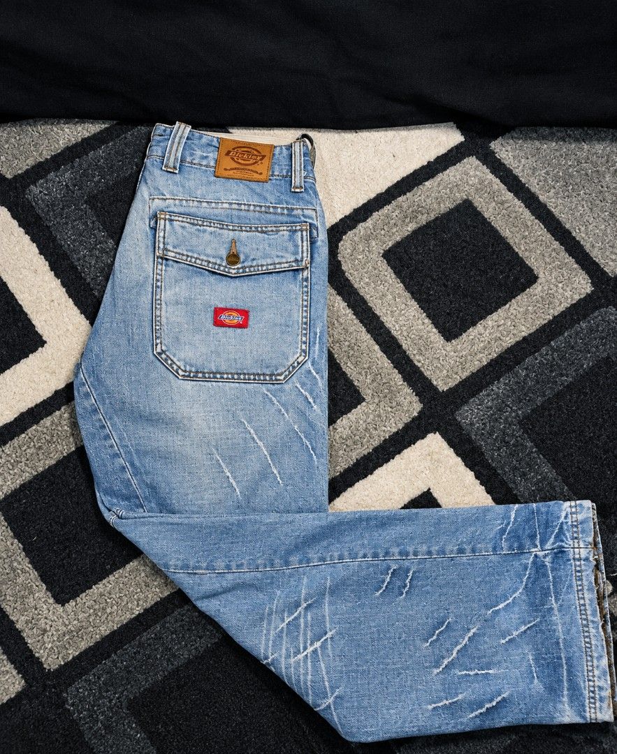 Dickies Light Wash Denim Jeans Size 32 (Category: Jeans) located in Manila. Submitted by soyathrifttt (Listing ID 1462537087, Image 2). Description: - Dickies light wash denim jeans - Classic straight leg fit - Distressed detailing on legs - Two back pockets, one with button closure - Button and zip fly - Ideal for everyday wear.