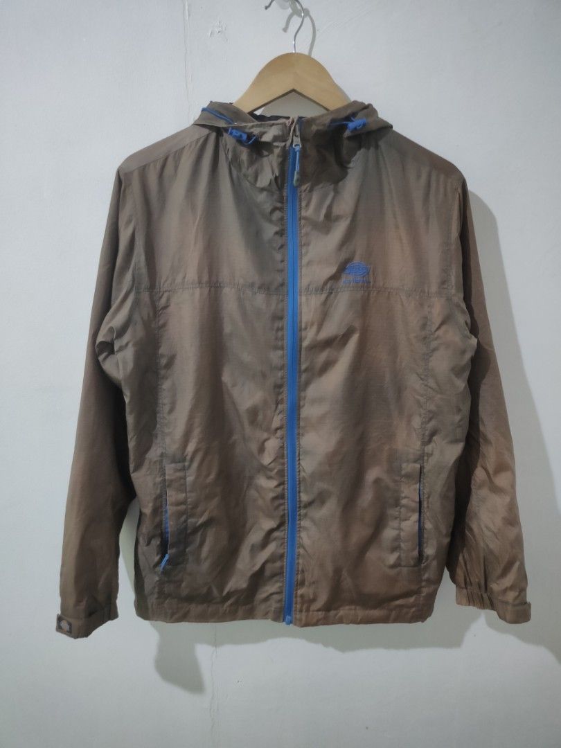 Dickies Windbreaker (Category: Coats, Jackets and Outerwear) located in Ozamiz City. Submitted by ukaygrails (Listing ID 1462668828, Image 1). Description: Excellent condition Ganyan yung kukay nya brown na pa fade fade Small on tag pero ang dimes pasok sa medium Dimes 21.5/27.