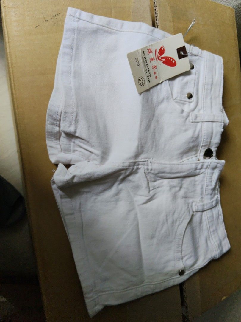Die man (Category: Shorts) located in Singapore. Submitted by queen514 (Listing ID 1462490764, Image 2). Description: .