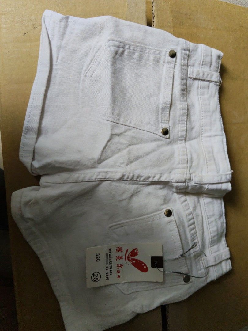 Die man (Category: Shorts) located in Singapore. Submitted by queen514 (Listing ID 1462490764, Image 1). Description: .