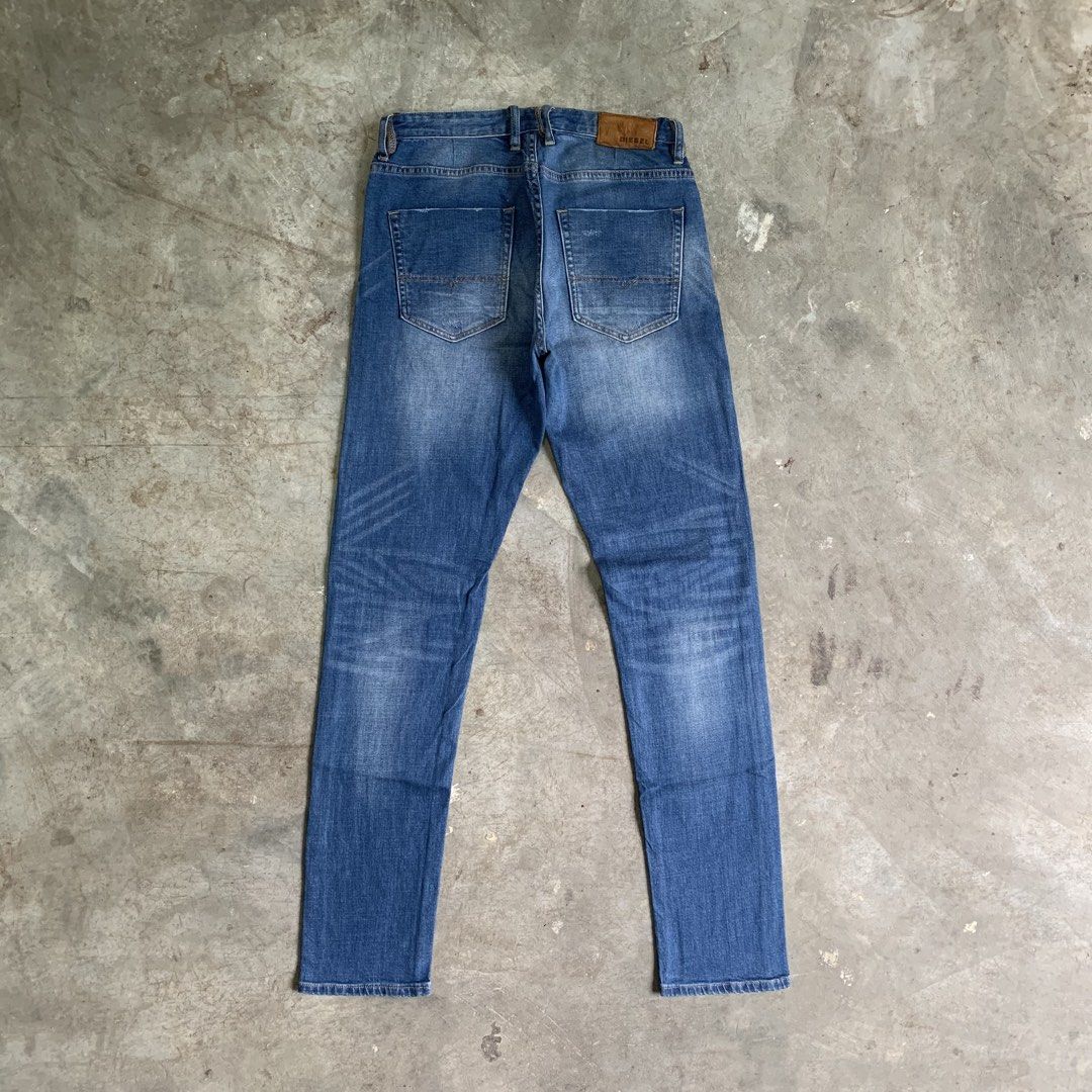 Diesel Blue Wash Denim Jeans (Category: Luxury Apparel) located in Manila. Submitted by emplysthrift. (Listing ID 1462617678, Image 1). Description: Diesel Blue Wash Denim Jeans Actual dimes on tapemeasure Waist " 30Length "40 Excellent Condition Colorrate: 9.5/10 Flaws: none Unli vouch/vc for safe transactions 📲 Location: Laspinas City, Metro Manila, Brngy Talon Uno. 📍 DM IF INTERESTED📥 - Classic blue wash denim jeans from Diesel - Straight l