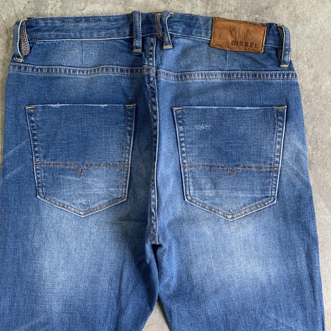 Diesel Blue Wash Denim Jeans (Category: Luxury Apparel) located in Manila. Submitted by emplysthrift. (Listing ID 1462617678, Image 2). Description: Diesel Blue Wash Denim Jeans Actual dimes on tapemeasure Waist " 30Length "40 Excellent Condition Colorrate: 9.5/10 Flaws: none Unli vouch/vc for safe transactions 📲 Location: Laspinas City, Metro Manila, Brngy Talon Uno. 📍 DM IF INTERESTED📥 - Classic blue wash denim jeans from Diesel - Straight l