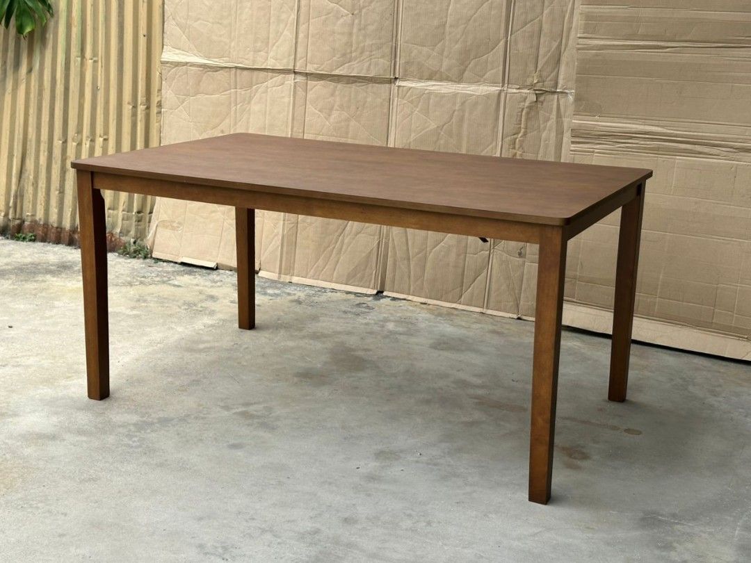 Dining Table (Category: Tables & Sets) located in Muar. Submitted by andrew_90 (Listing ID 1462530197, Image 3). Description: .