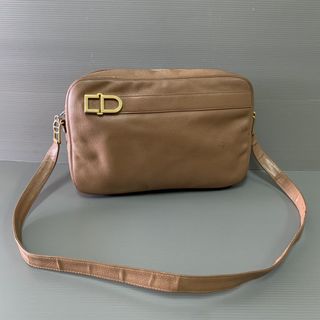 (Category: ) located in . Submitted by vintagebrandedstore (Listing ID 1462534430, Image 1). Description: .