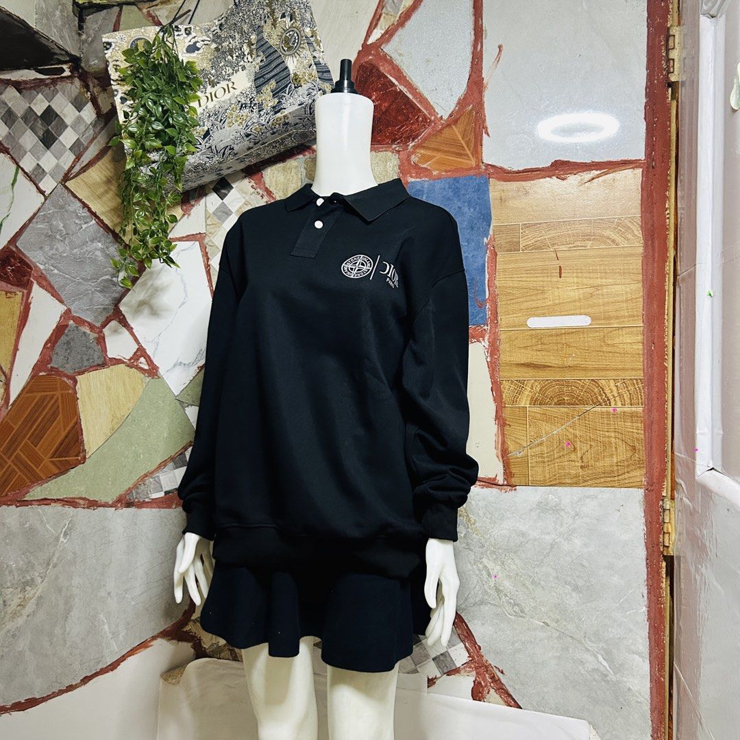 Dior cotton-knit (Category: Luxury Apparel) located in Baguio. Submitted by kckc_luxury (Listing ID 1462627663, Image 2). Description: 🌸 TINY PINK SPOTS ARE LENS DAMAGE, NOT CLOTH STAINS ————————— ❗️KINDLY READ BEFORE MAKING AN OFFER❗️ LISTING DETAILS size:Large width x length (inches):26x29 condition: EXCELLENT --- MOP: Gcash / BPI MOD: J&T / JRS LOCATION: Baguio City --- NOTE: • Manage your expectations • Photos did not go under any edit but c