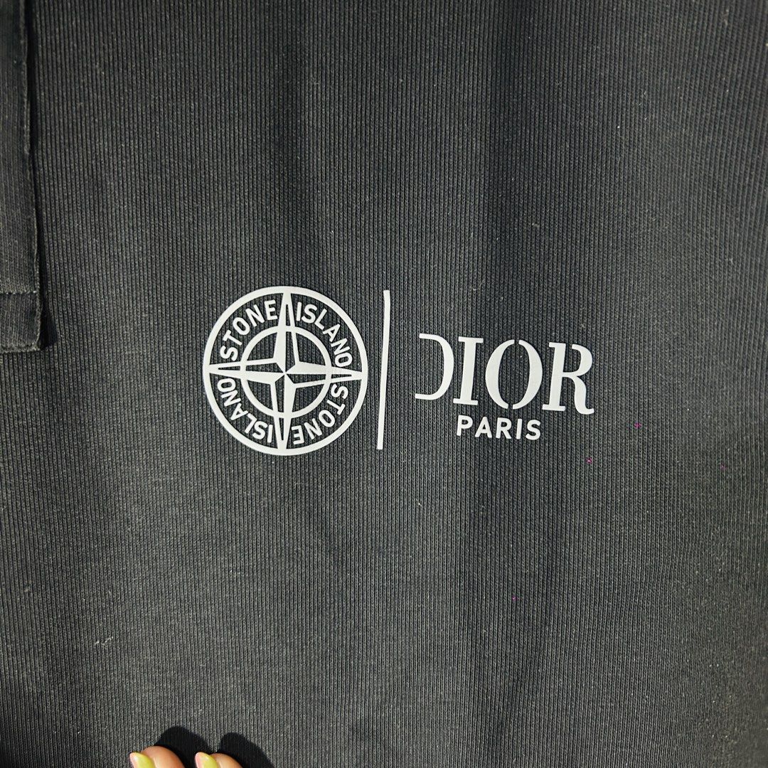 Dior cotton-knit (Category: Luxury Apparel) located in Baguio. Submitted by kckc_luxury (Listing ID 1462627663, Image 3). Description: 🌸 TINY PINK SPOTS ARE LENS DAMAGE, NOT CLOTH STAINS ————————— ❗️KINDLY READ BEFORE MAKING AN OFFER❗️ LISTING DETAILS size:Large width x length (inches):26x29 condition: EXCELLENT --- MOP: Gcash / BPI MOD: J&T / JRS LOCATION: Baguio City --- NOTE: • Manage your expectations • Photos did not go under any edit but c