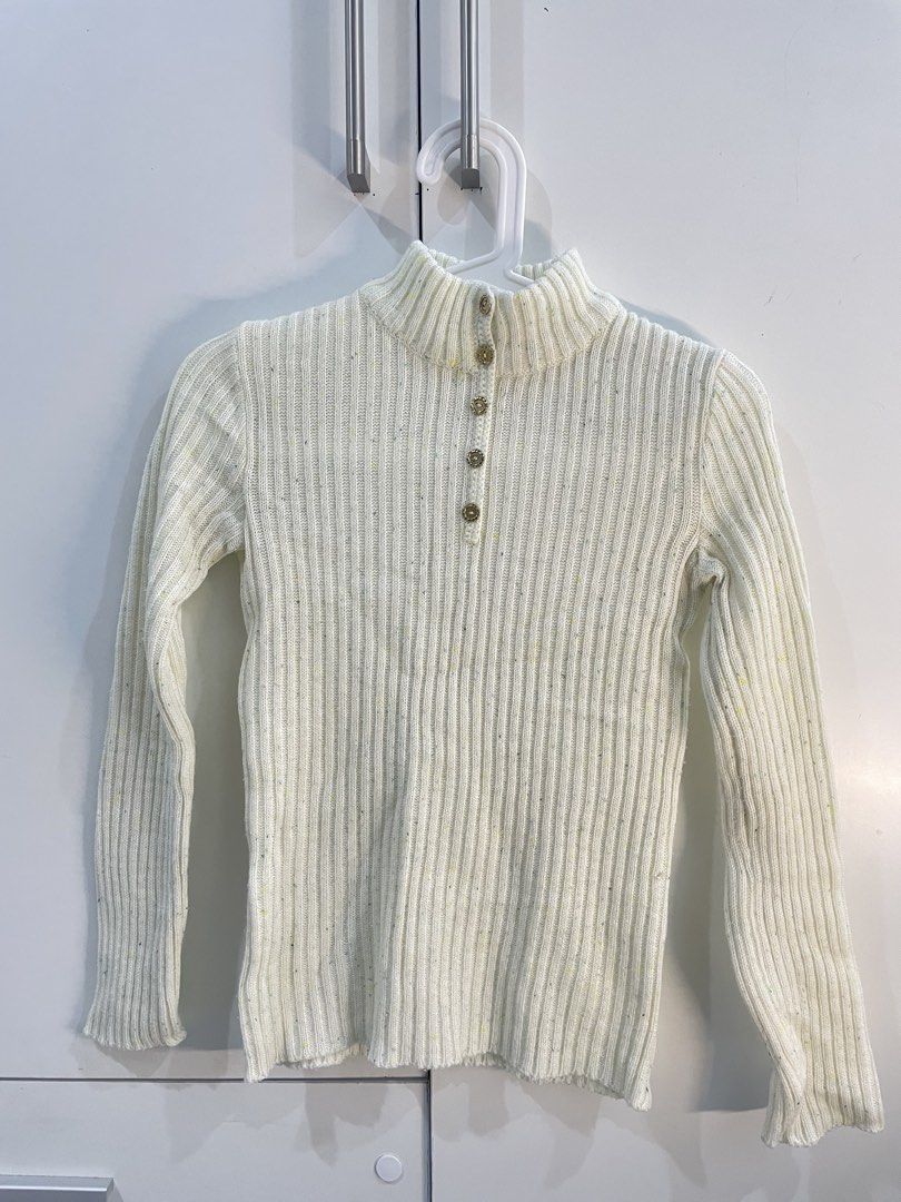 Dirty White Turtle Neck (Category: Coats, Jackets and Outerwear) located in Manila. Submitted by raine.star (Listing ID 1462512394, Image 1). Description: Dirty white with green and blue specs, turtle neck.