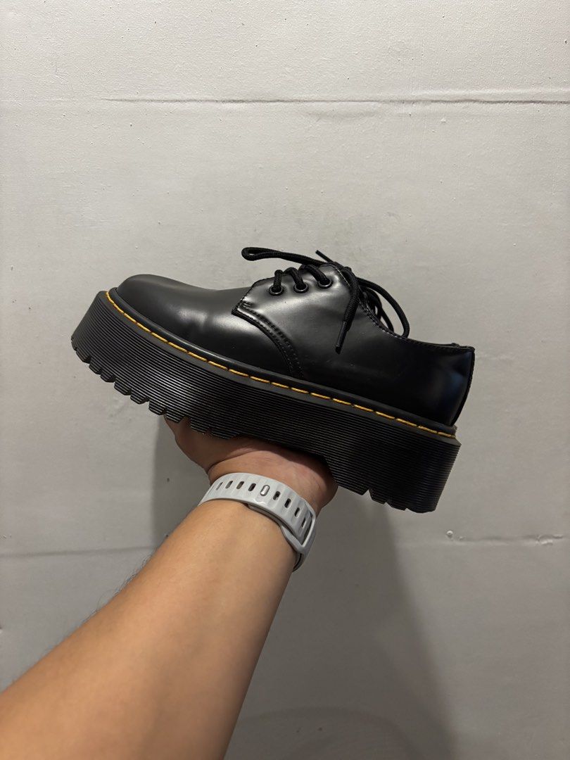 Dr. Martens 1461 Quad Platform (Category: Sneakers) located in Valencia. Submitted by bukidthrift (Listing ID 1462584571, Image 2). Description: SIZE WOMENS 8 US | 6 UK | 39 EUR EXCELLENT CONDITION NOTE: THRIFTED PAIR ONLY. PLEASE MANAGE YOUR EXPECTATIONS. PAYMENT FIRST ✅ NO COD/COP ❌ MOP - GOTYME BANK/GCASH 💳 BUKIDNON MINDANAO LOC 📍.