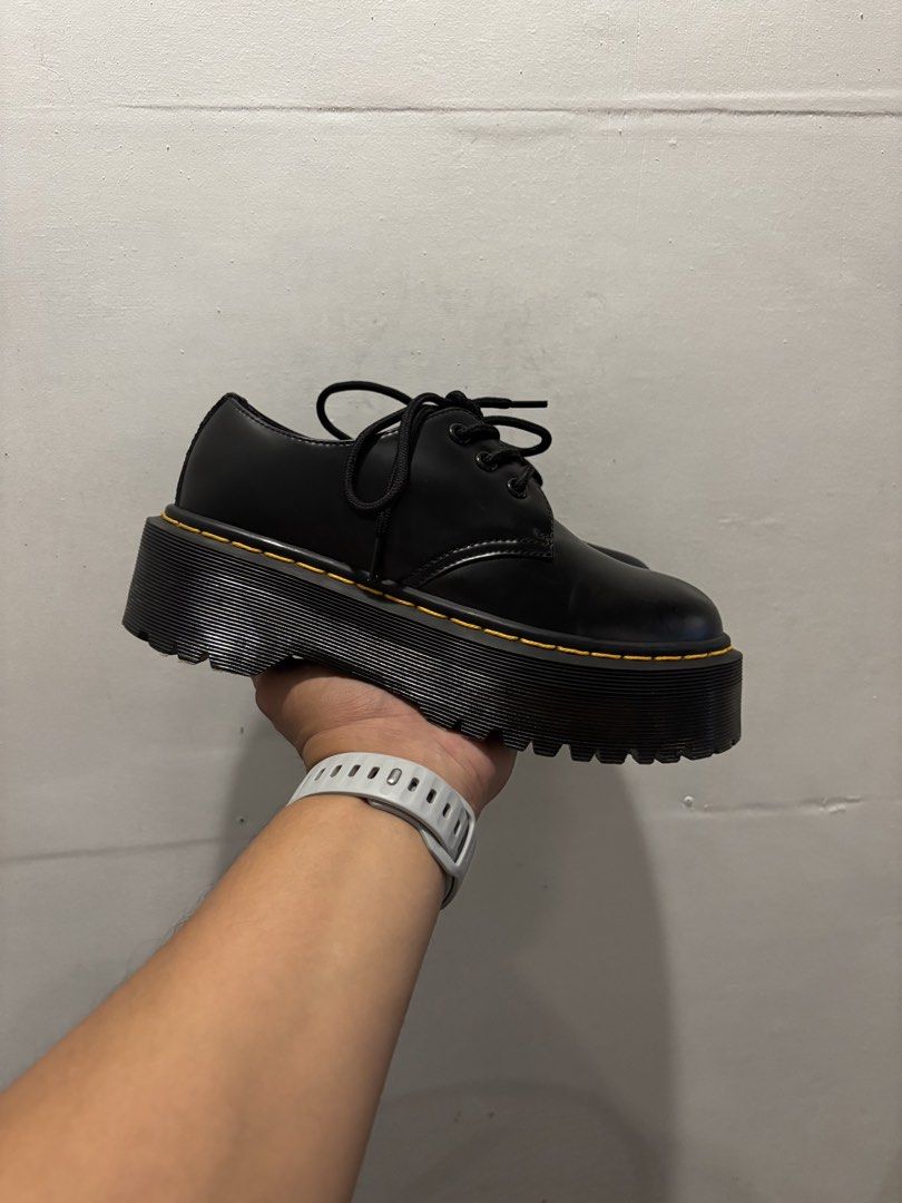 Dr. Martens 1461 Quad Platform (Category: Sneakers) located in Valencia. Submitted by bukidthrift (Listing ID 1462584571, Image 1). Description: SIZE WOMENS 8 US | 6 UK | 39 EUR EXCELLENT CONDITION NOTE: THRIFTED PAIR ONLY. PLEASE MANAGE YOUR EXPECTATIONS. PAYMENT FIRST ✅ NO COD/COP ❌ MOP - GOTYME BANK/GCASH 💳 BUKIDNON MINDANAO LOC 📍.