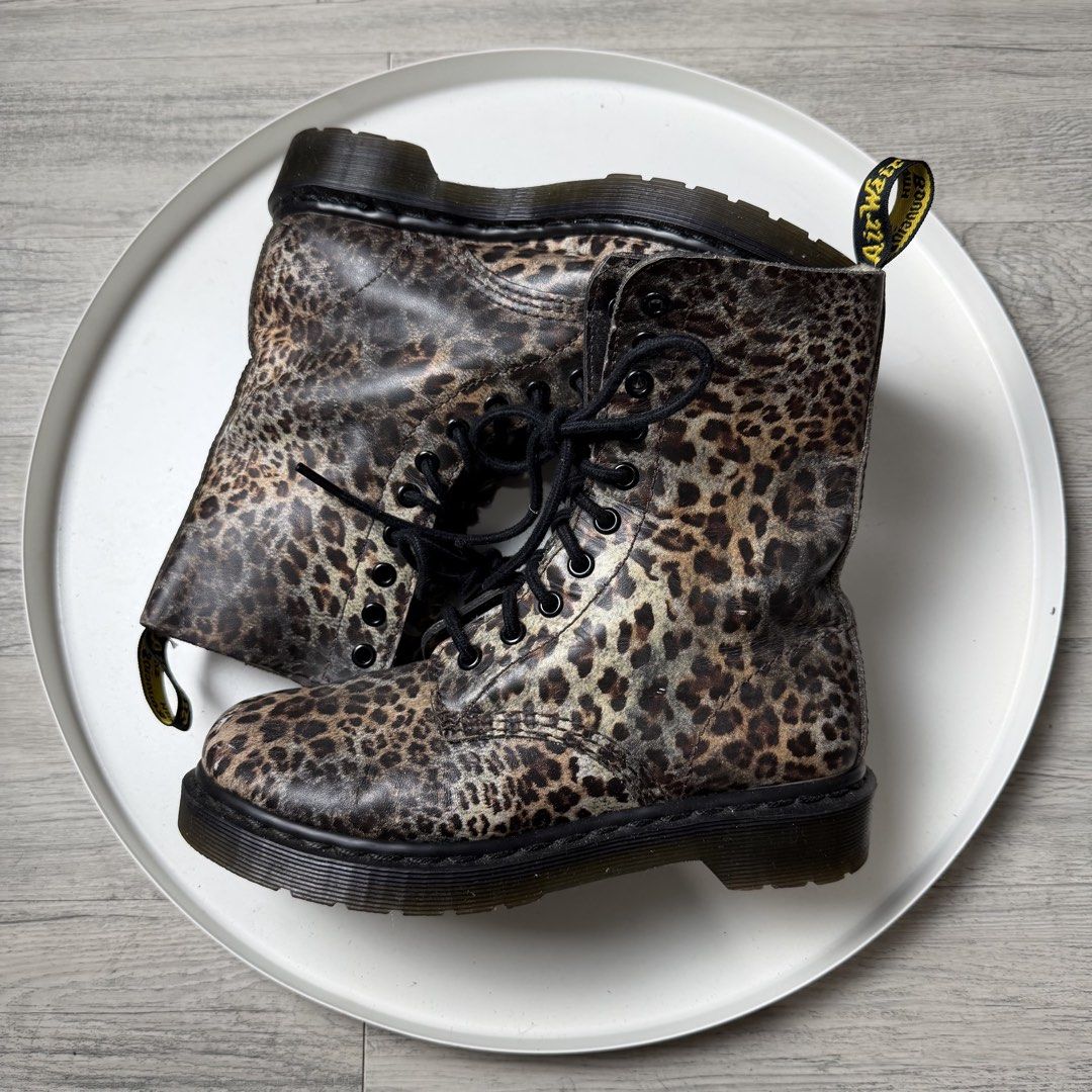 Dr Martens Leopard (Category: Boots) located in Manila. Submitted by wornagainstudios2 (Listing ID 1462635360, Image 1). Description: .